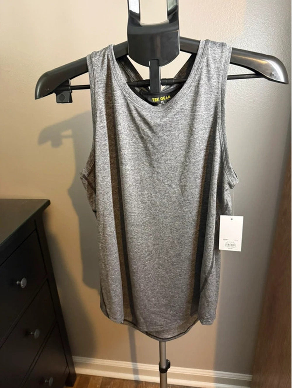 Tek Gear Workout Gear Women’s Medium Gray Athletic Tank Top NWT